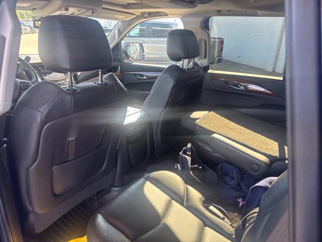 Used 2020 Cadillac Escalade Premium Luxury AWD/4WD image 16