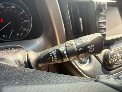 Used 2018 Toyota RAV4 Limited AWD/4WD image 44
