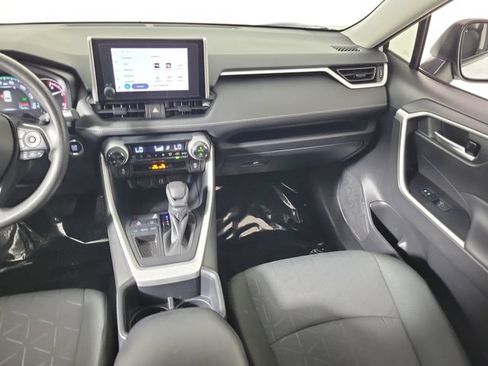 Used 2025 Toyota RAV4 XLE FWD image 17