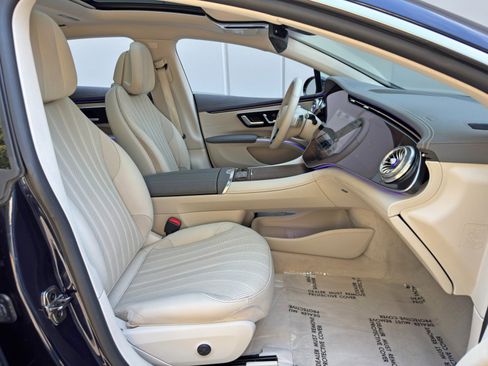 Used 2023 Mercedes-Benz EQS 580 4MATIC Sedan image 15
