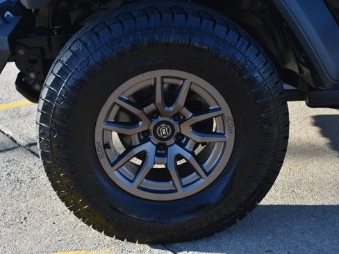 Used 2023 Jeep Gladiator Rubicon w/ LED Lighting Group image 10