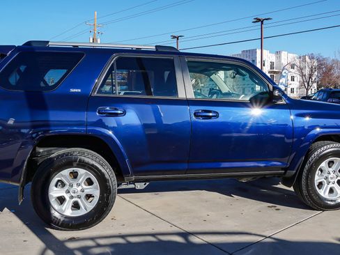 Used 2024 Toyota 4Runner SR5 Premium w/ Moonroof Package AWD/4WD image 9