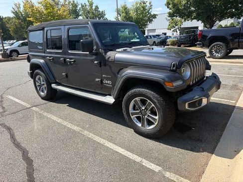 Used 2019 Jeep Wrangler Unlimited Sahara AWD/4WD image 3