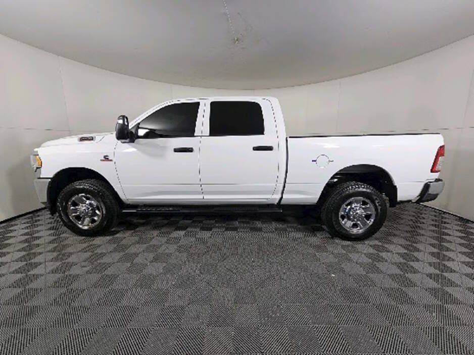 Used 2024 RAM 2500 Tradesman w/ Chrome Appearance Group AWD/4WD image 5