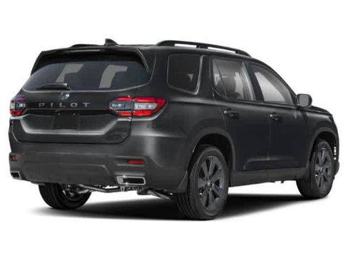 Used 2025 Honda Pilot Sport image 2