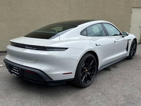 Used 2025 Porsche Taycan image 9