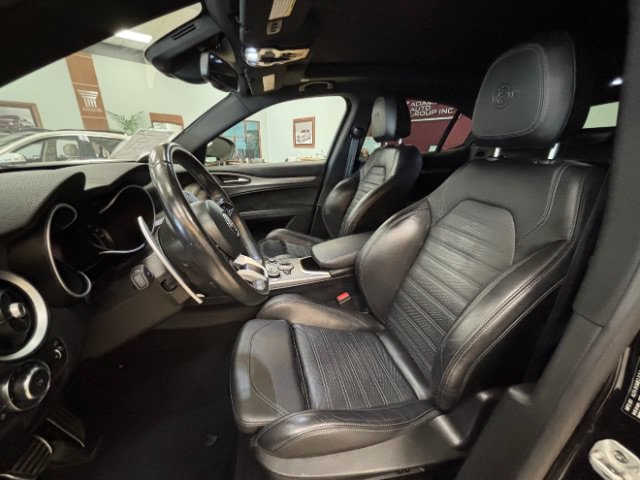 Used 2023 Alfa Romeo Stelvio Veloce AWD/4WD image 15