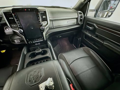 Used 2025 RAM 3500 Laramie AWD/4WD image 11