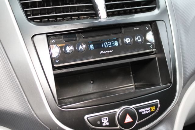 Used 2016 Hyundai Accent SE FWD image 14