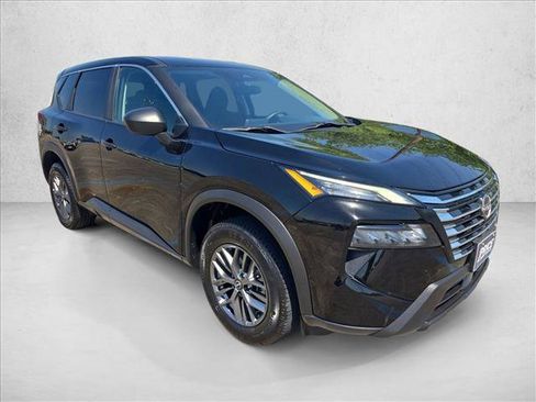 Used 2024 Nissan Rogue S AWD/4WD image 3