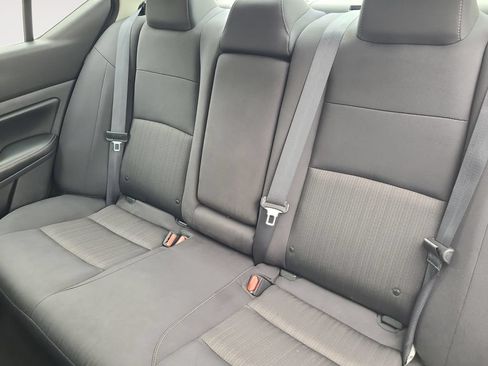 Used 2024 Nissan Altima 2.5 SV FWD image 13
