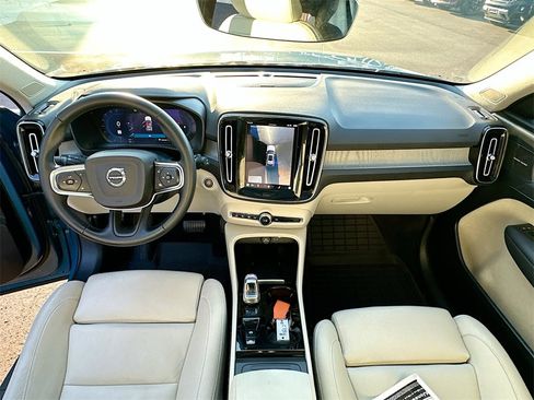 Used 2025 Volvo XC40 B5 Ultra w/ Protection Package Premier image 3