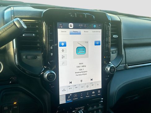 Used 2024 RAM 2500 Limited image 15