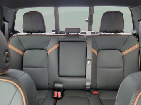 Used 2025 GMC Canyon AT4 w/ Technology Plus Package AWD/4WD image 9
