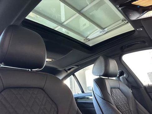 Used 2021 BMW 530e w/ Convenience Package image 15