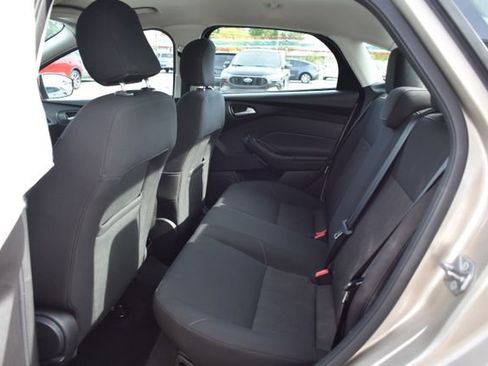 Used 2017 Ford Focus SE FWD image 28