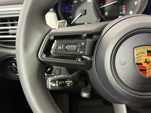 New 2026 Porsche Macan image 28