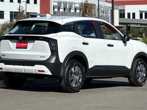 Certified 2025 Nissan Kicks S image 4