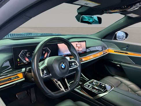 Used 2023 BMW 740i RWD image 16