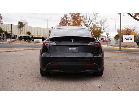 Used 2023 Tesla Model Y Long Range image 6