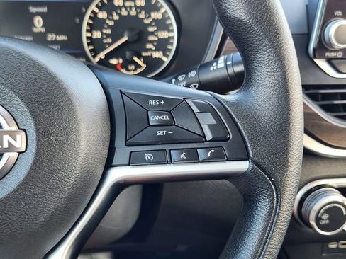 Used 2024 Nissan Altima 2.5 SV image 29