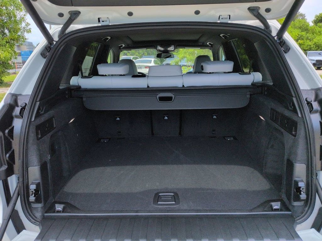 New 2026 BMW X5 xDrive40i w/ Premium Package AWD/4WD image 13