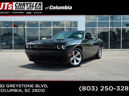 Used 2021 Dodge Challenger SXT RWD image 1