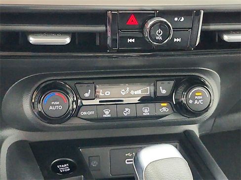 New 2026 Nissan Kicks SV w/ SV Premium Package image 32