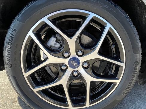 Used 2017 Ford Focus SEL image 14