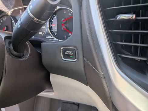 Certified 2023 GMC Acadia SLT w/ Technology Package image 22