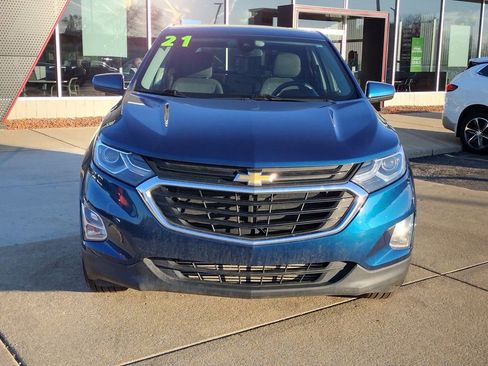 Used 2021 Chevrolet Equinox LT image 2