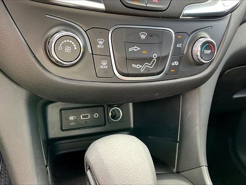 Certified 2023 Chevrolet Equinox LT w/ LPO, Floor Liner Package image 25