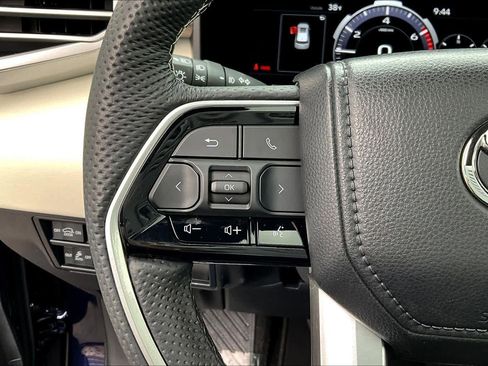 Certified 2025 Toyota Sequoia Capstone image 22