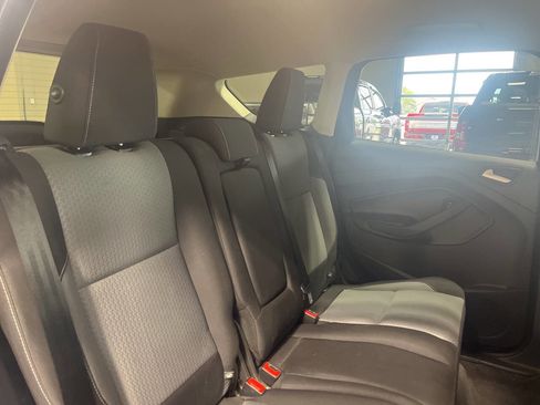 Used 2018 Ford Escape SE image 23