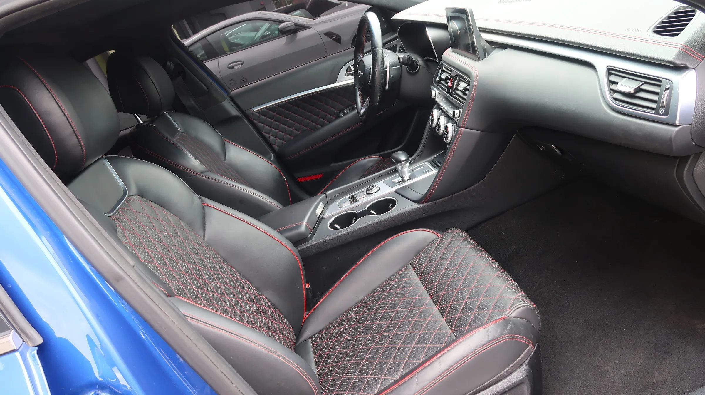 Used 2019 Genesis G70 2.0T Advanced w/ Sport Package AWD/4WD image 27