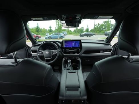 Used 2025 Toyota Grand Highlander AWD Hybrid image 26