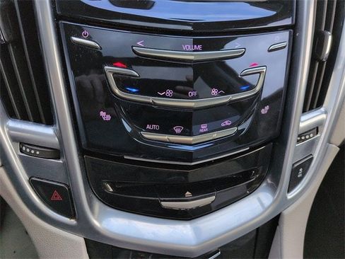 Used 2013 Cadillac SRX Luxury image 25