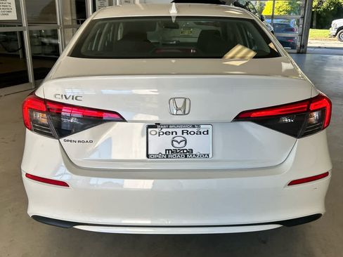 Used 2024 Honda Civic EX image 5