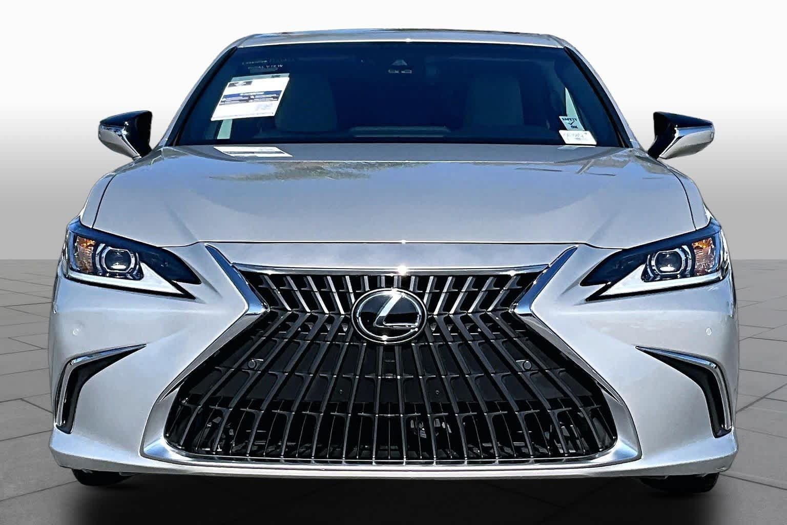 Certified 2023 Lexus ES 300h w/ Premium Package FWD image 3