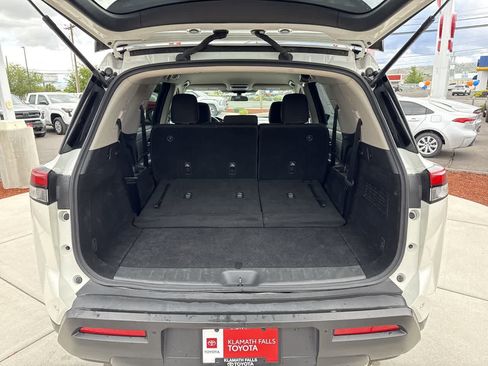 Used 2024 Nissan Pathfinder SV AWD/4WD image 6