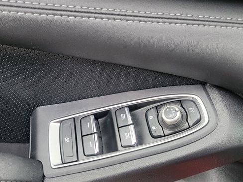 Used 2024 Subaru Ascent Limited w/ Technology Package image 18