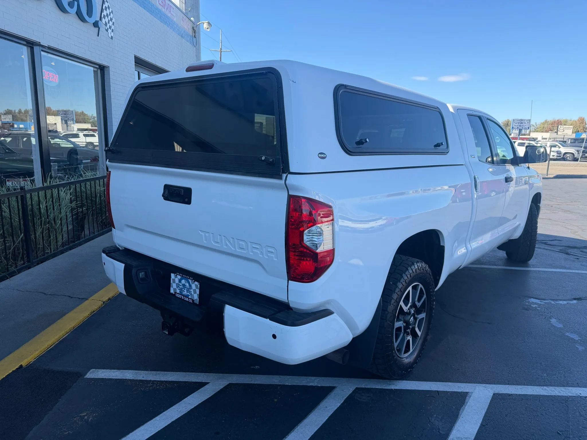 Used 2017 Toyota Tundra SR5 AWD/4WD image 8