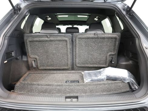 Used 2021 Volkswagen Tiguan SE R-Line FWD image 28