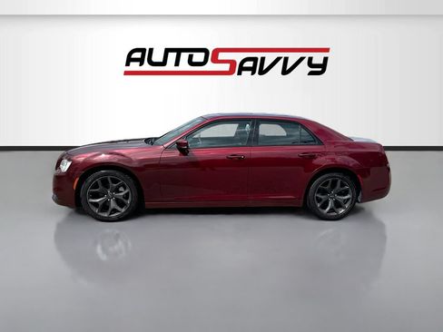 Used 2023 Chrysler 300 S RWD image 4