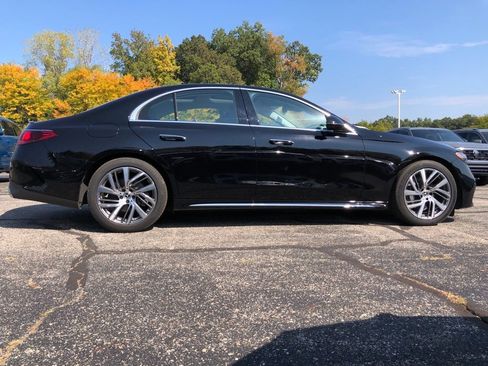 New 2025 Mercedes-Benz E 350 4MATIC Sedan image 8