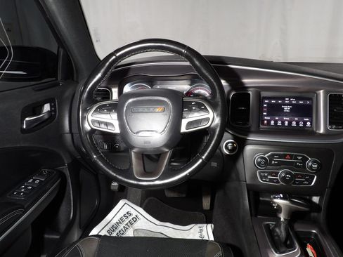 Used 2021 Dodge Charger SXT w/ Leather Interior Group RWD image 12