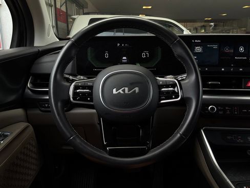 Used 2026 Kia Carnival FWD image 37