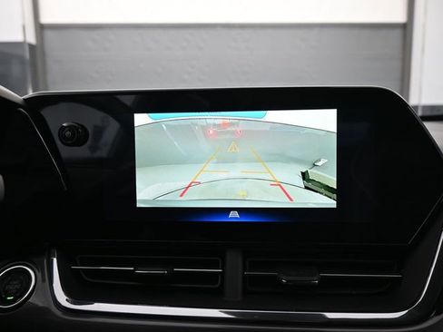 New 2026 Chevrolet Trax ACTIV w/ Sunroof Package image 18