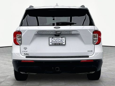 Certified 2020 Ford Explorer XLT w/ Comfort Package AWD/4WD image 4