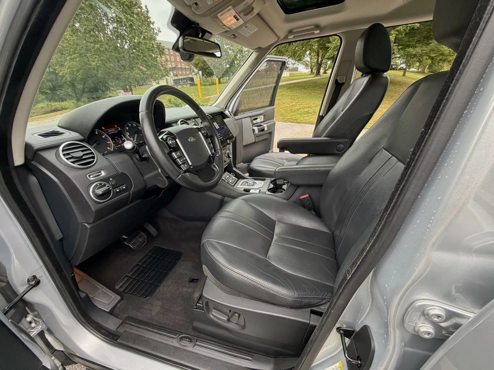 Used 2016 Land Rover LR4 HSE AWD/4WD image 49